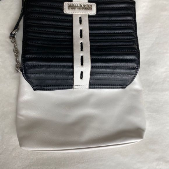 Kenneth Cole Reaction black and white purse - Picture 5 of 6